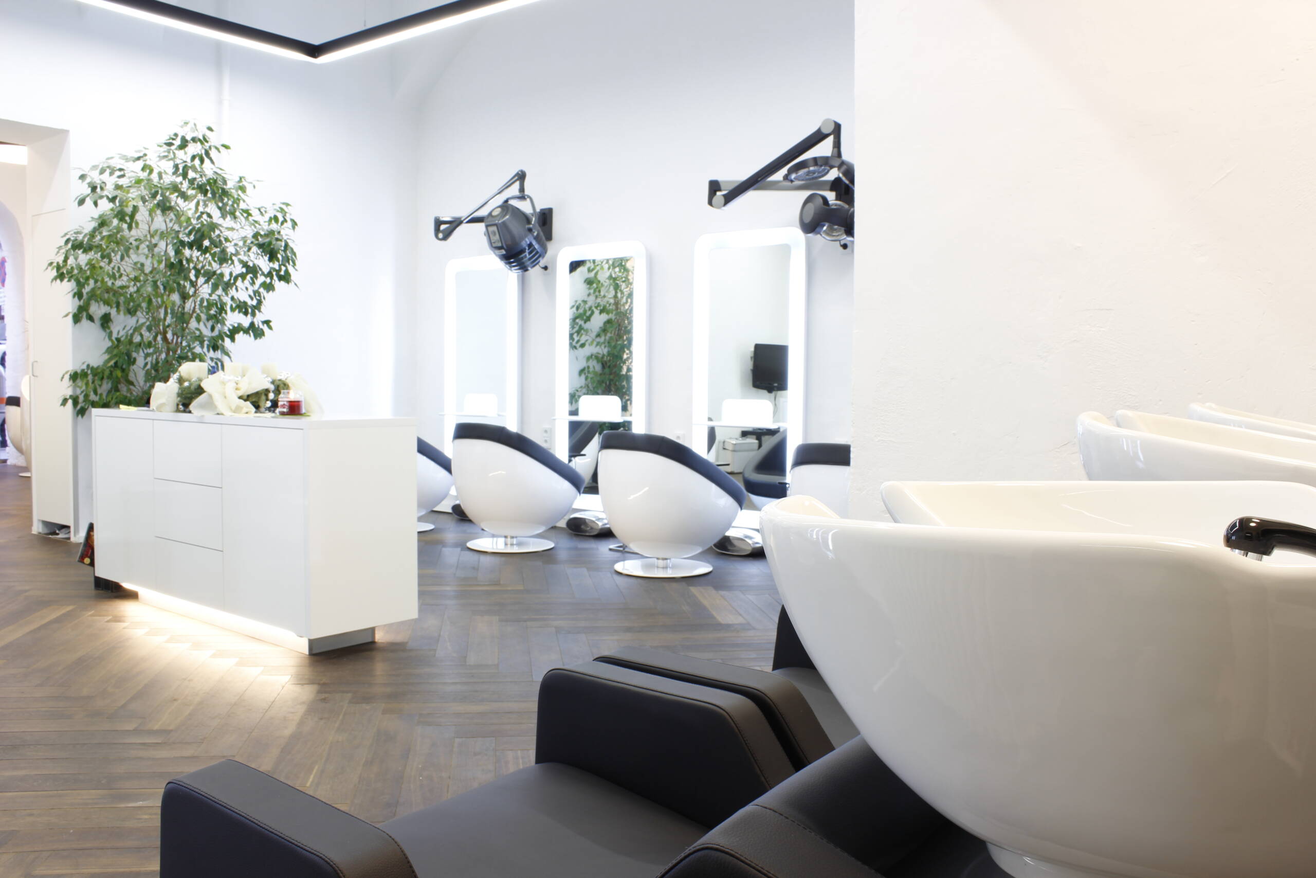 Zeichners-Haircut_la-max-salondesign-3-1
